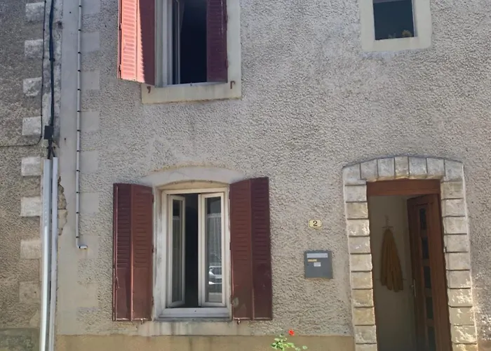 Jolie Maison Dans Petit Village