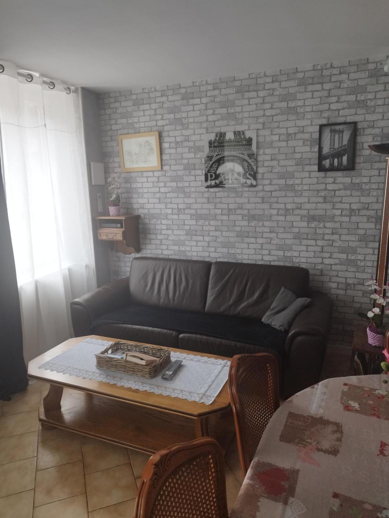 Jolie Maison Dans Petit Village