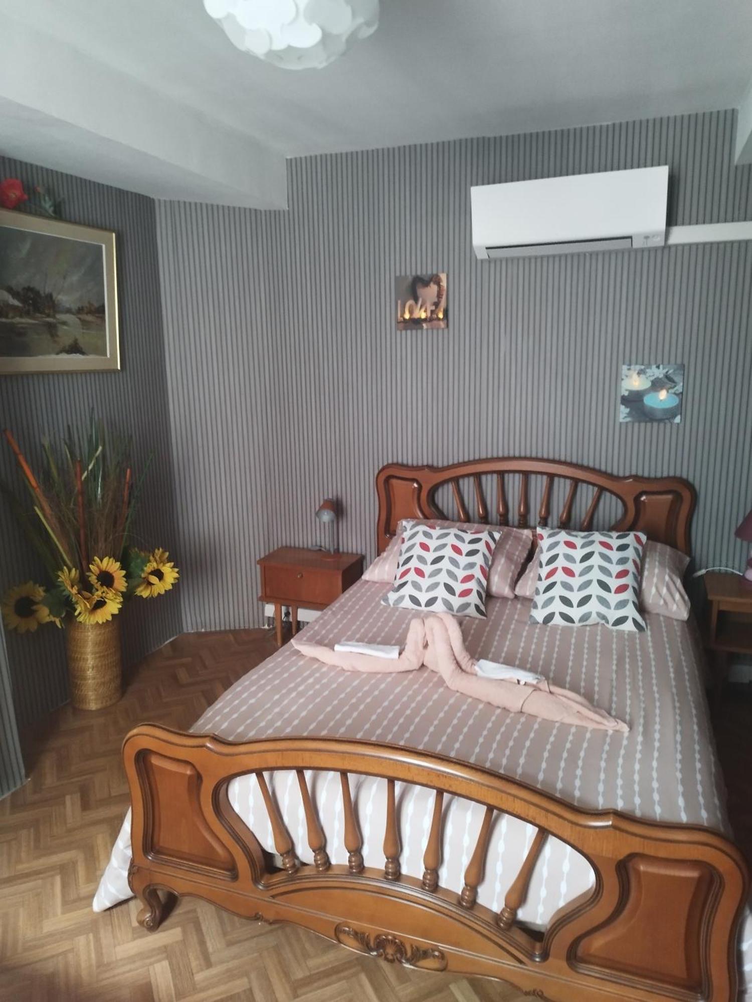 Jolie Maison Dans Petit Village
